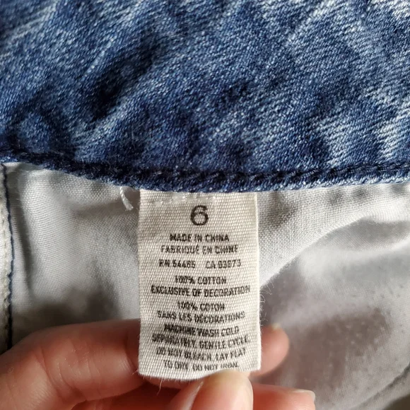 American Eagle High Waist Cut-Off Denim Shorts with Silver Glitter Star Pockets - Picture 9 of 9